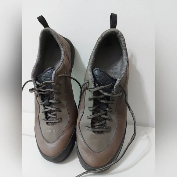 Merrel Shoes - Picture 5 of 11